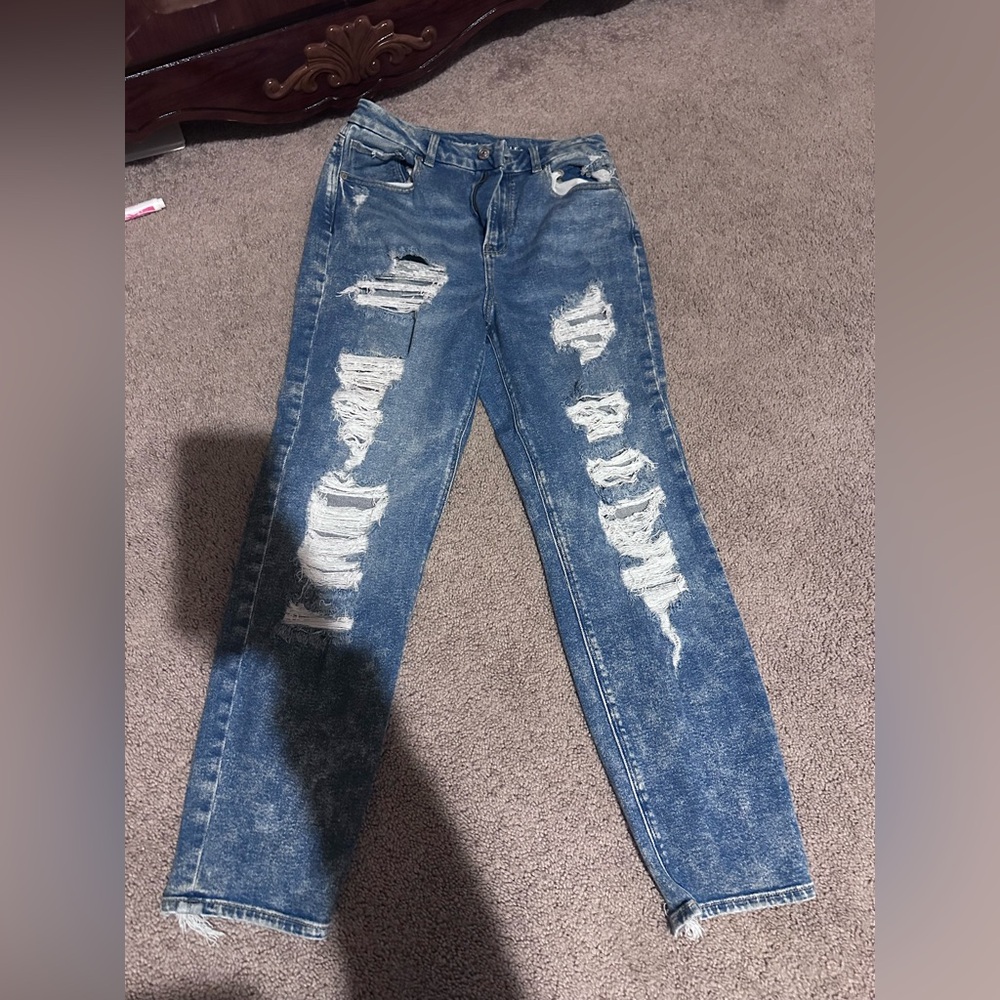 Womens size 8 American eagle mom jeans